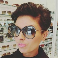 Włosy Do Ucha Z Grzywką Na Bok Fryzury Galeria