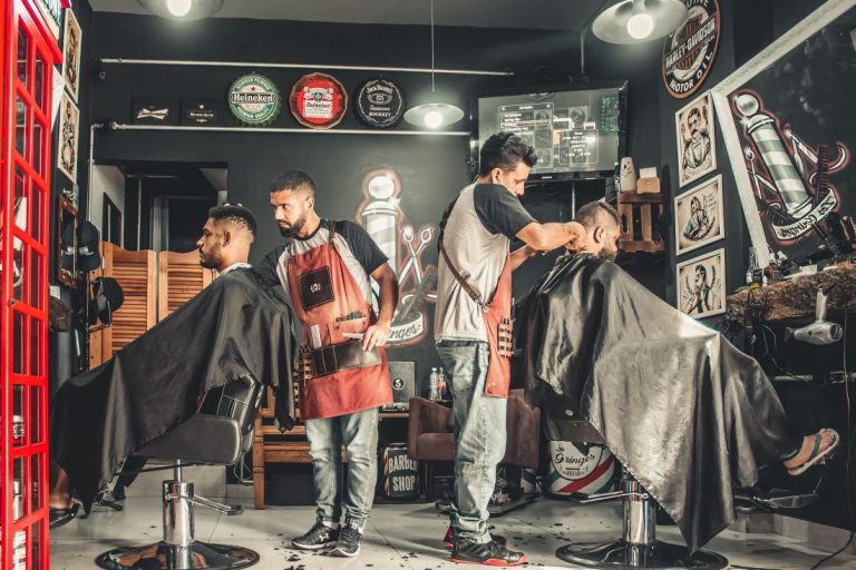 Jak urządzić salon fryzjerski?