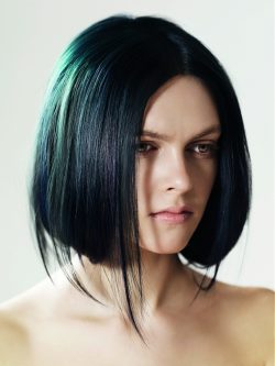 czarno niebiesko zielone włosy
