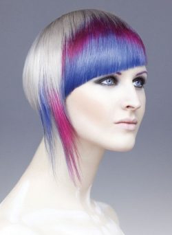 niebiesko różowe włosy asymetria
