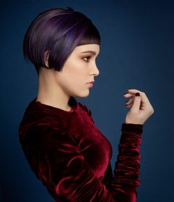 włosy ciemno fioletowe
