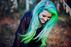 zielone włosy , niebieskie włosy