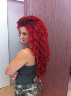 długie czerwone włosy