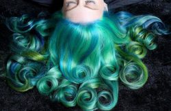 zielono niebieskie włosy